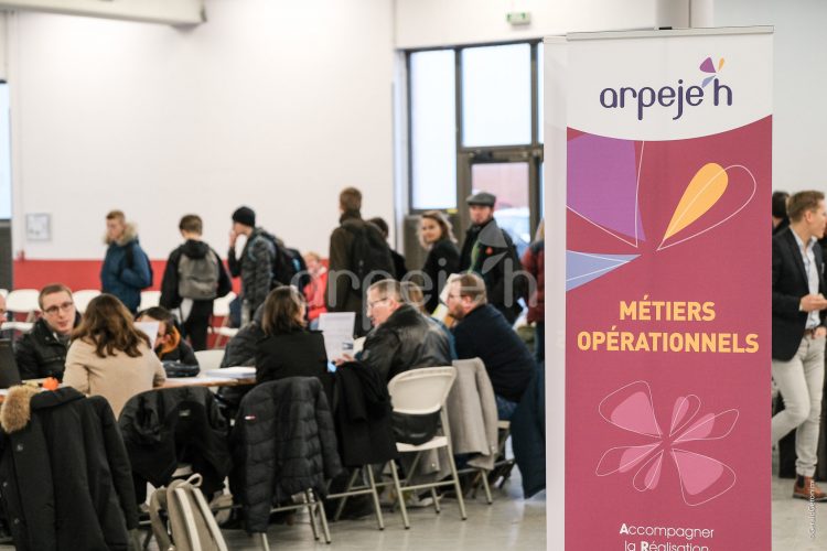 Stands des métiers opérationnels tenus par nos exposants.