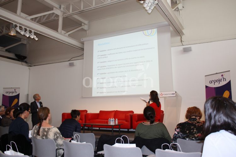 Présentation des résolutions par Bertrand Signé et Servane Chauvel